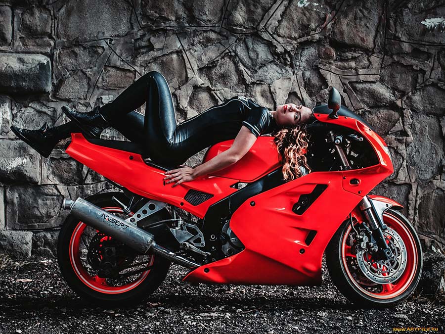 Beautiful girl Beautiful girls and motorcycles in Managua