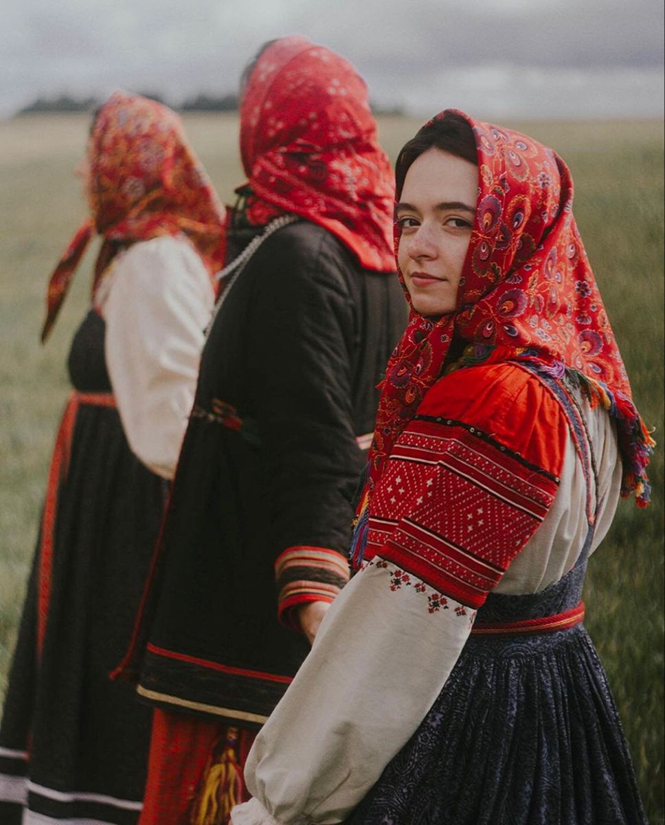Women in Slavic costumes in Managua