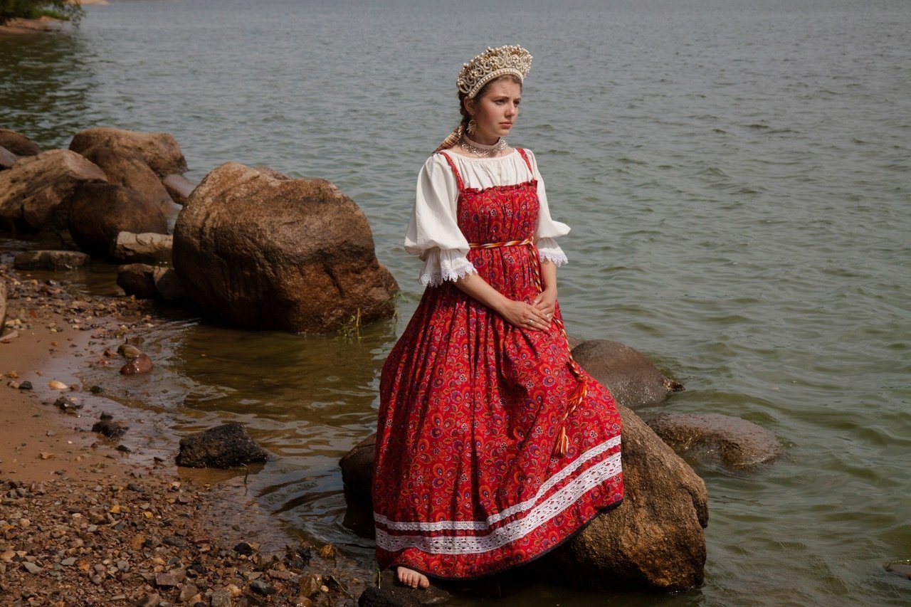 Women in Slavic costumes in Managua