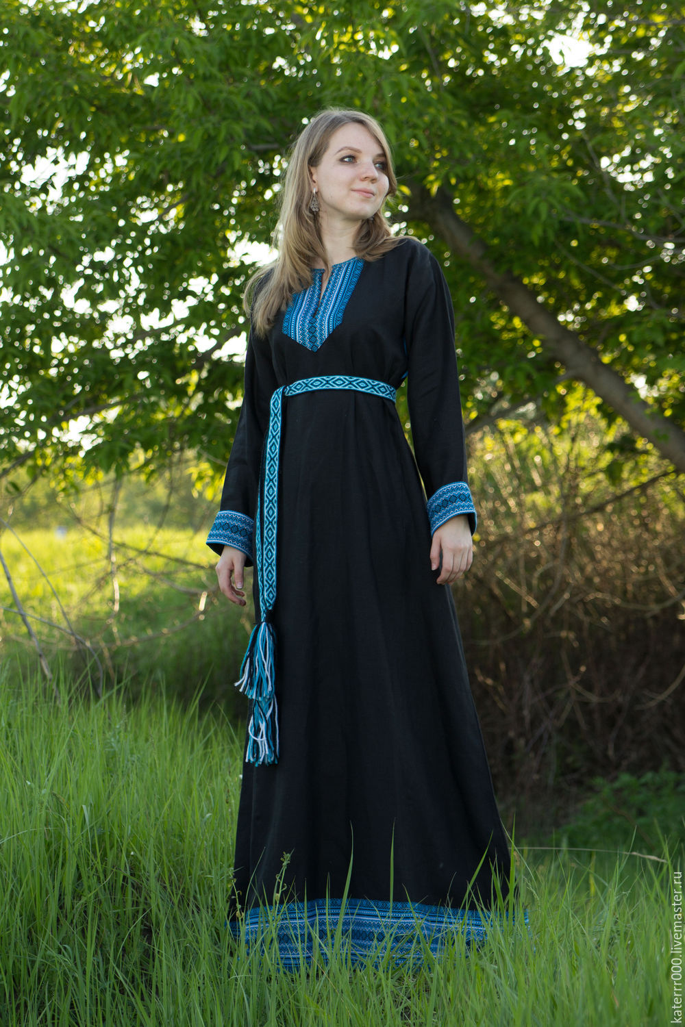 Women in Slavic costumes in Managua