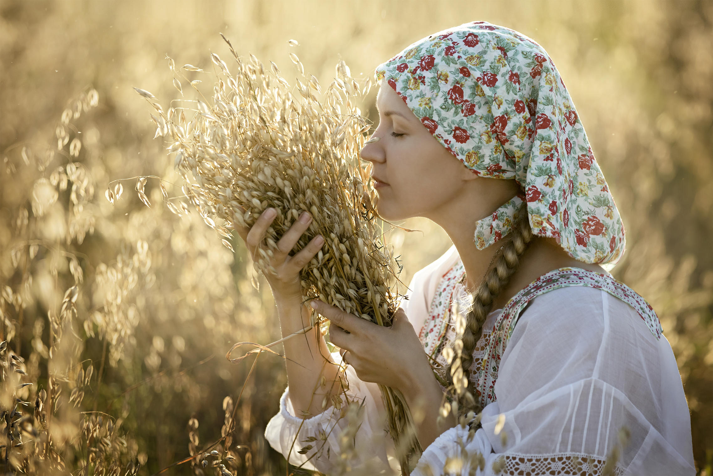 Photo Women in Slavic costumes in Managua