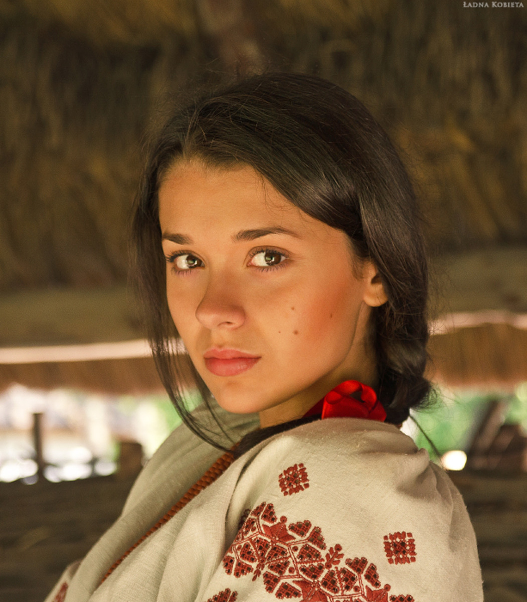 Girls in Slavic costumes in Managua