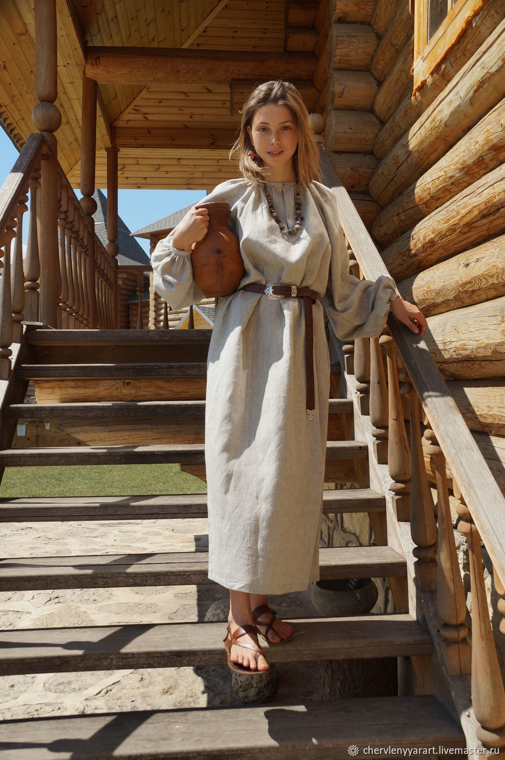 Girls in Slavic costumes in Managua