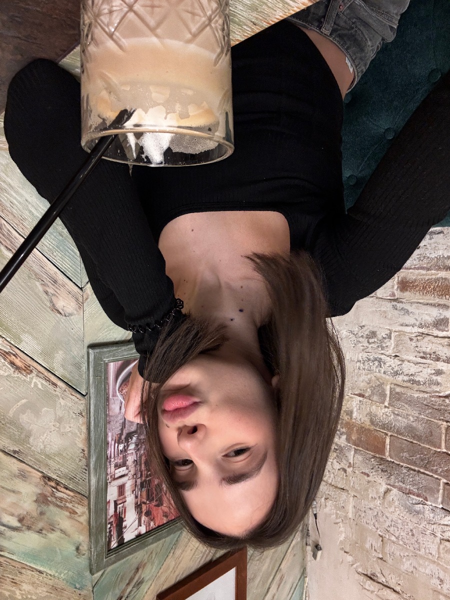 Fresh photos, fresh mood — Tina online in Managua